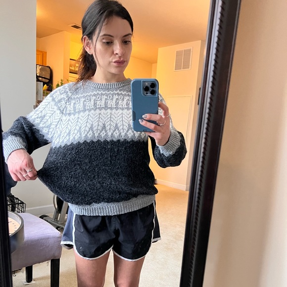 Hand Knit Alpaca Pullover Crewneck - Picture 3 of 12